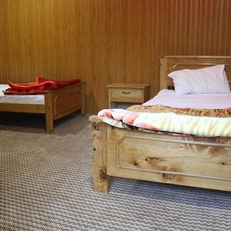 Golden Peak Guest House Gilgit Dış mekan fotoğraf
