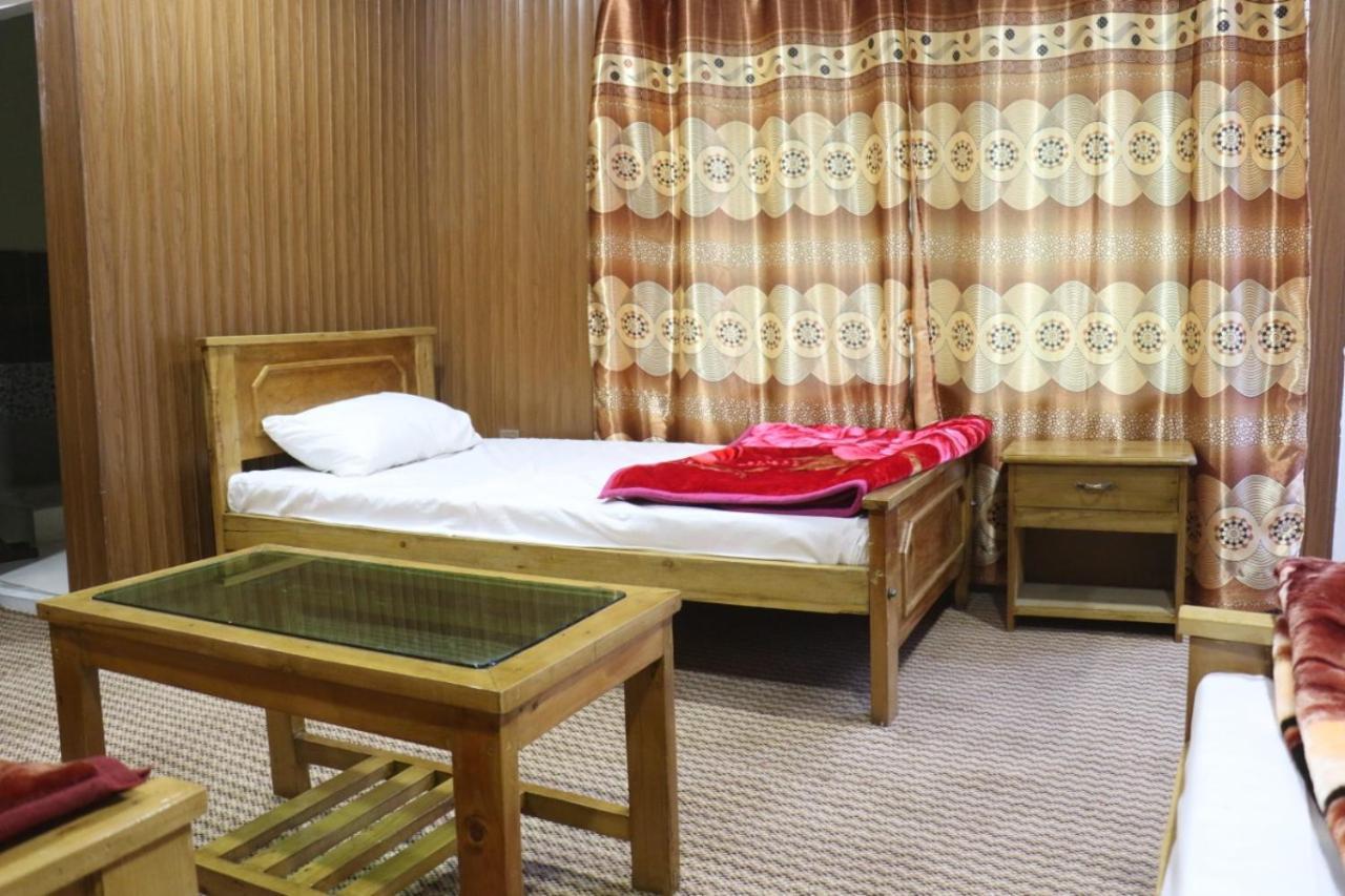 Golden Peak Guest House Gilgit Dış mekan fotoğraf